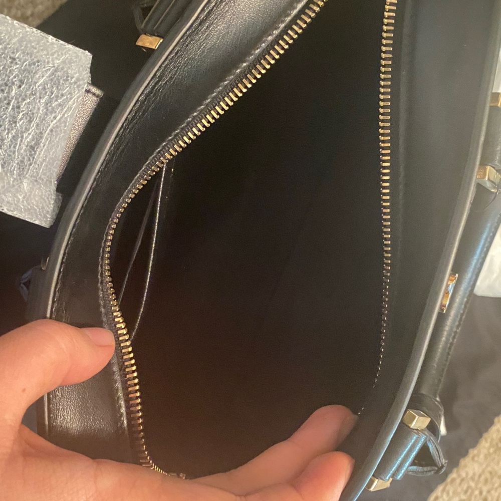 Saint Laurent crossbody logo bag - Picture 8 of 14